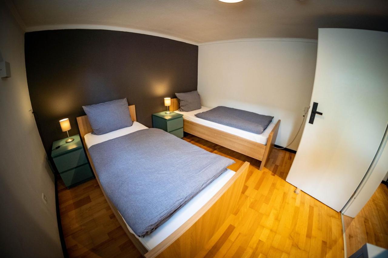 Gemuetliche 2-zimmer Souterrain Apartment Dusseldorf