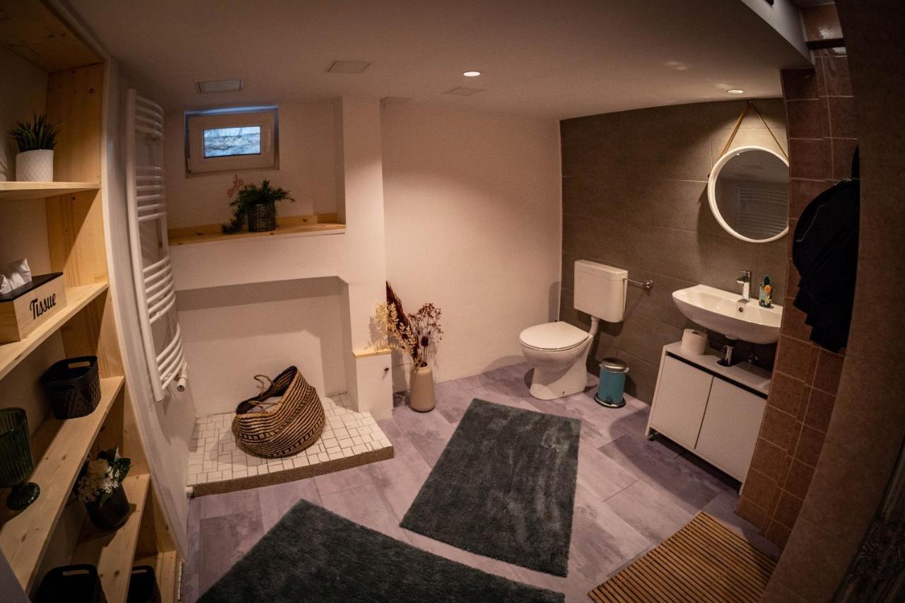 Gemuetliche 2-zimmer Souterrain * Dusseldorf